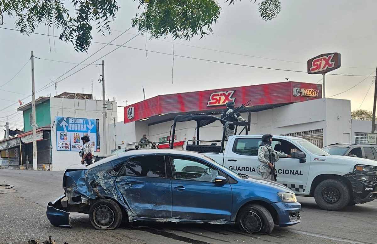Chocan elementos de la Guardia Nacional en la CNOP de Culiacán