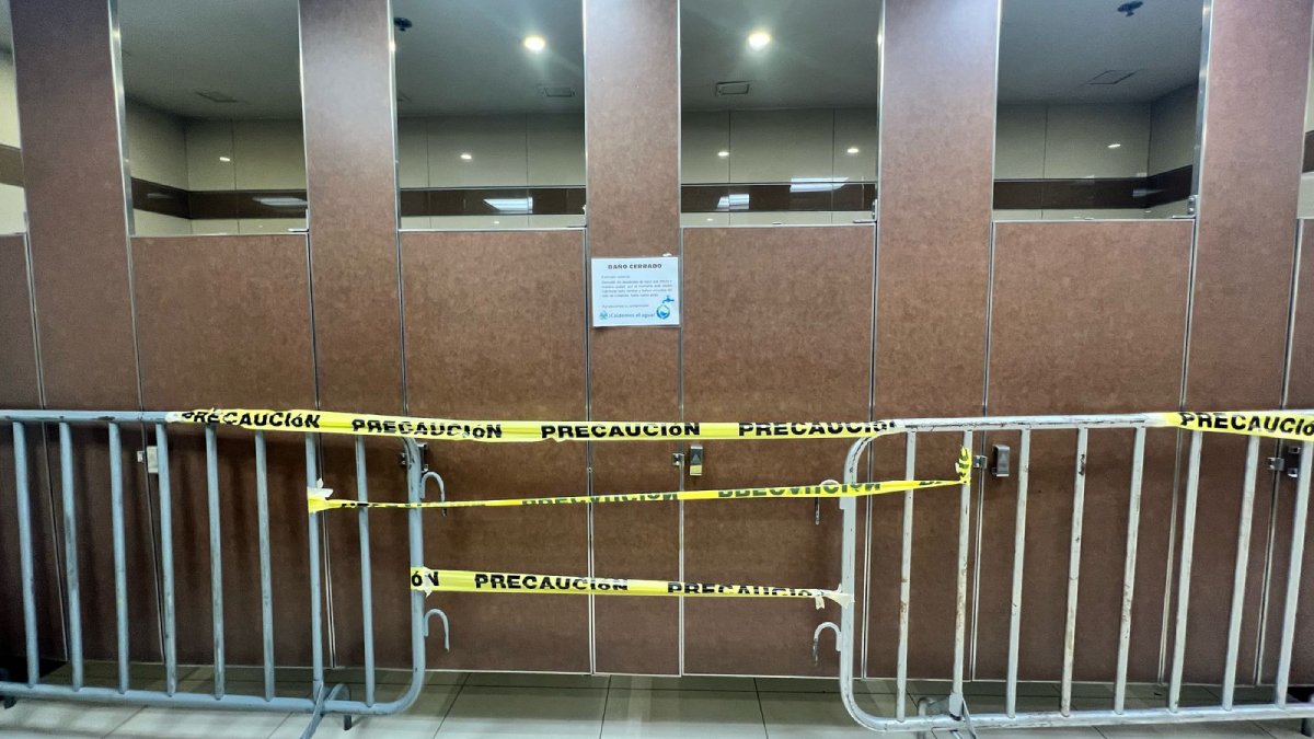 Cierran baños en Plaza Sendero en Los Mochis por falta de agua