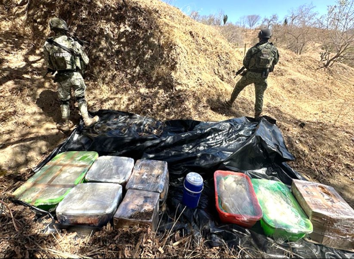 Aseguran 200 kilos de cristal valuado en 59.5 mdp en la sierra de Choix