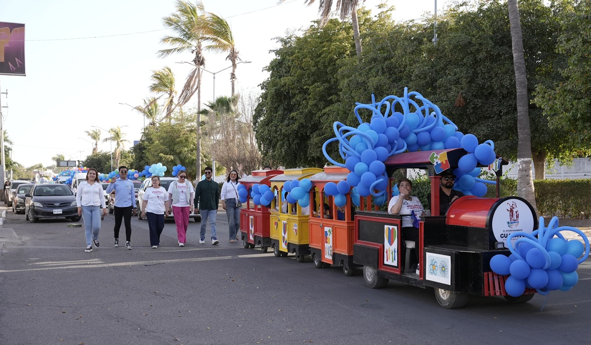 Guasave brilla en favor de niñas y niños con autismo