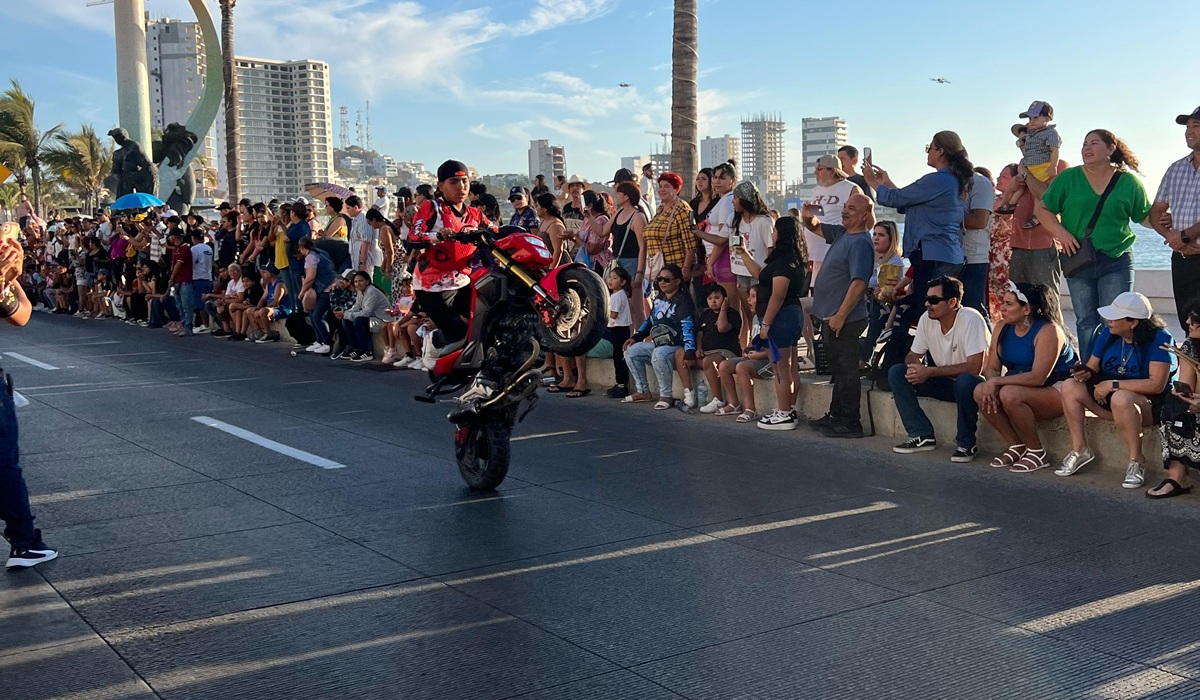 Desfile de la Semana Internacional de la Moto 2025 en Mazatlán