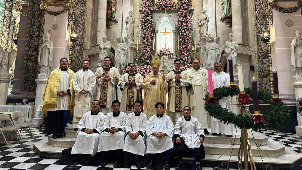 Mazatlán se une en duelo por la partida del Papa Francisco