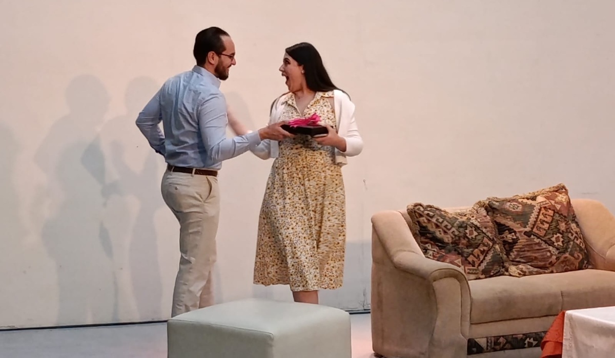 Ópera ‘El Teléfono’ divierte a los mazatlecos en Casa Haas