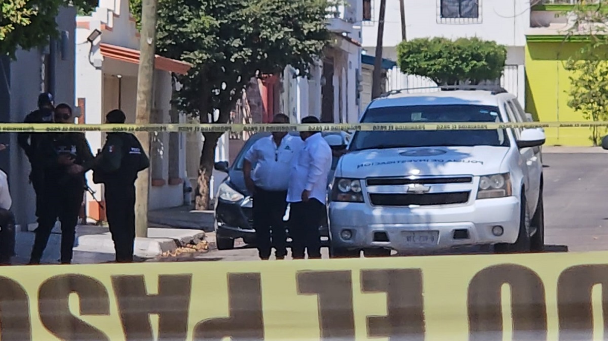 Ejecutan con ráfagas de arma larga a un hombre joven en Villa Universidad de Culiacán