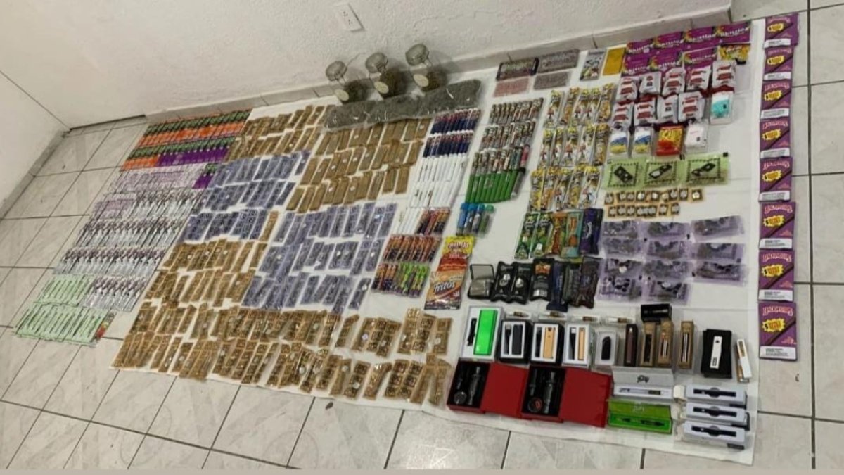 Asegura Ejército droga, vapeadores y material diverso en Escuinapa