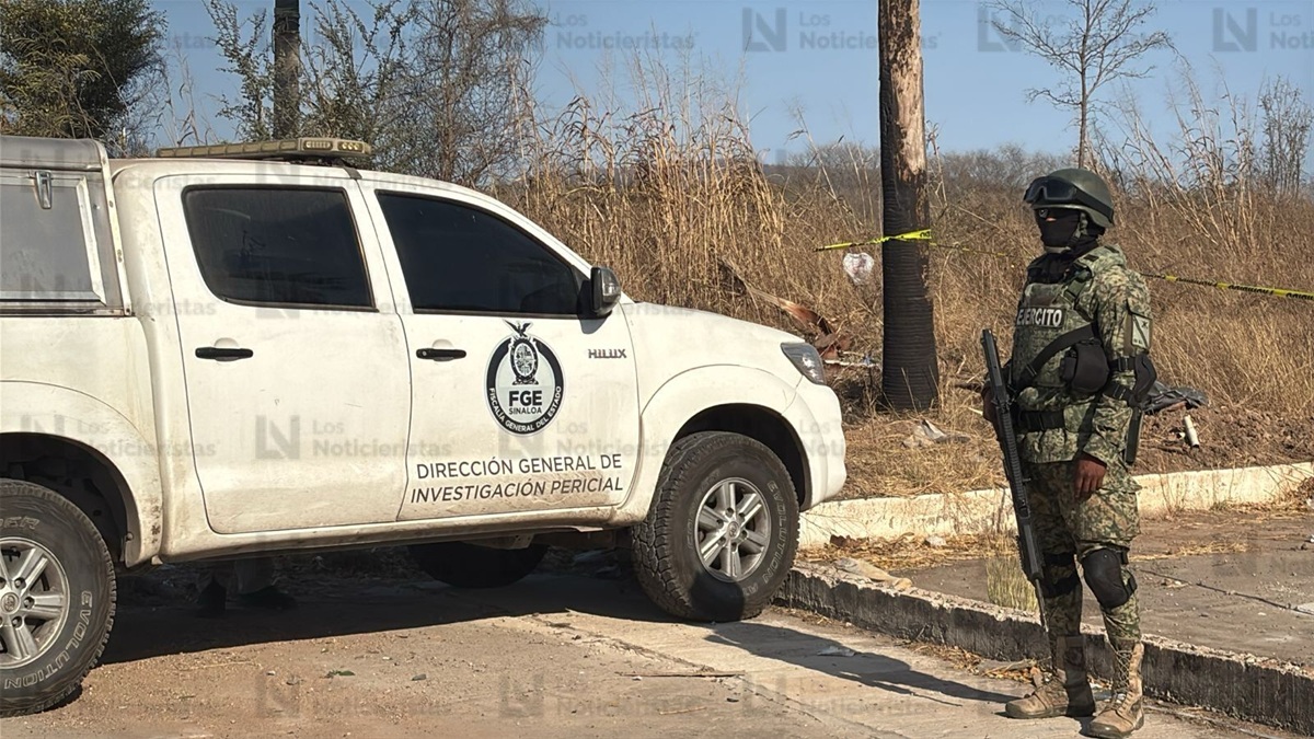 Cubierto con plástico y con mensaje en cartulina hallan ejecutado a hombre al sur de Culiacán