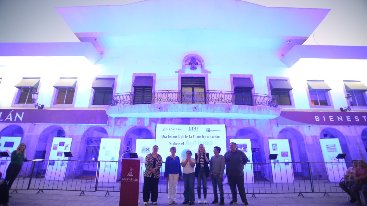 Estructuras emblemáticas de Mazatlán se tiñen de azul por el Día Mundial del Autismo