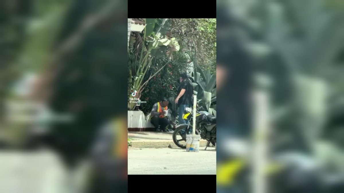 ¿Indignante? Extranjero retira a trabajador de la construcción por consumir alimentos en una banqueta en Mazatlán
