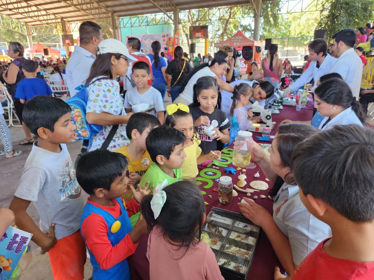 Filas y filas de niños en festival del DIF Guasave; disfrutan de fiesta saludable