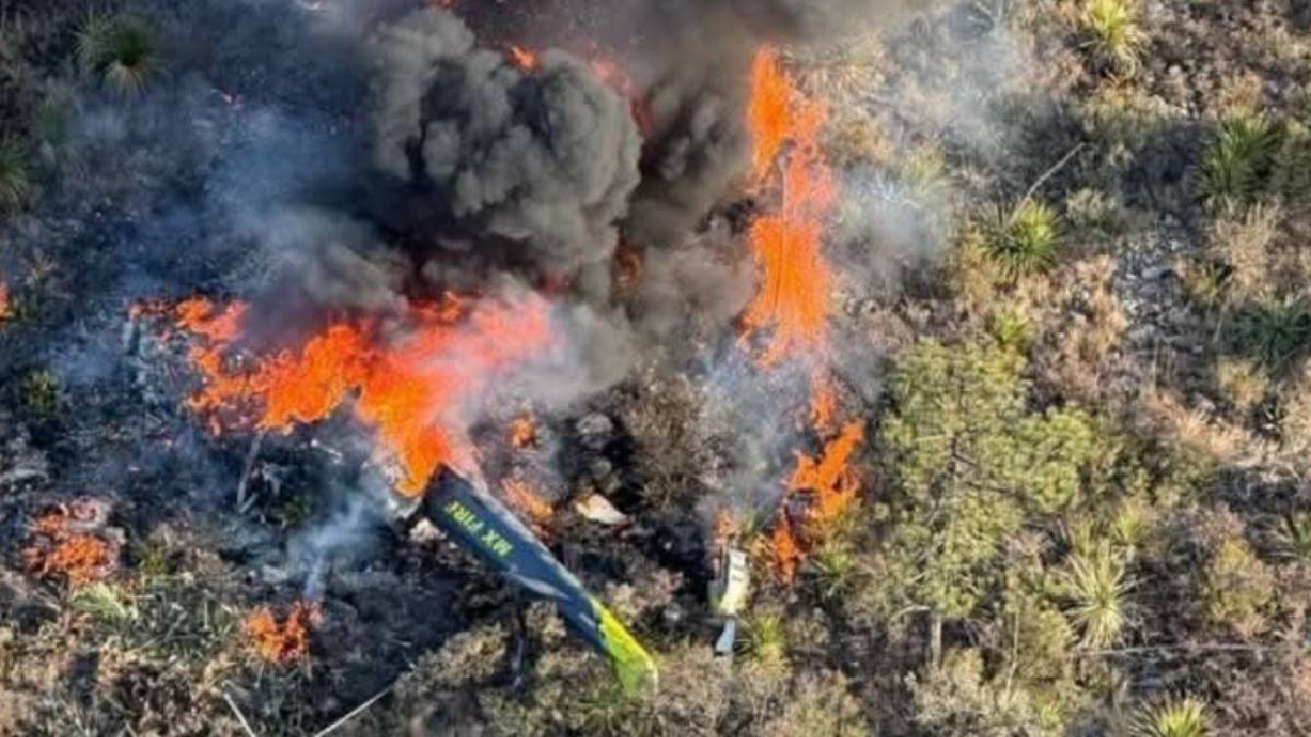 Helicóptero se desploma en Coahuila durante combate a incendio forestal