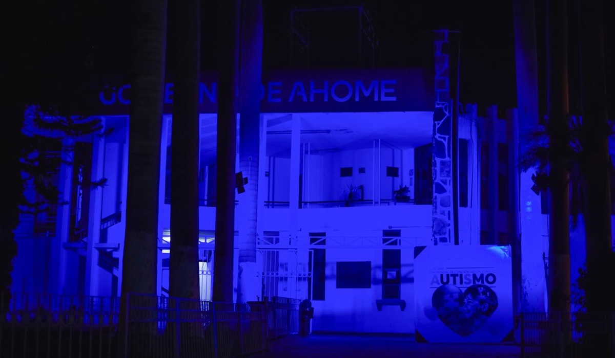 Se ilumina de azul el Palacio Municipal de Ahome por el Día Internacional del Autismo