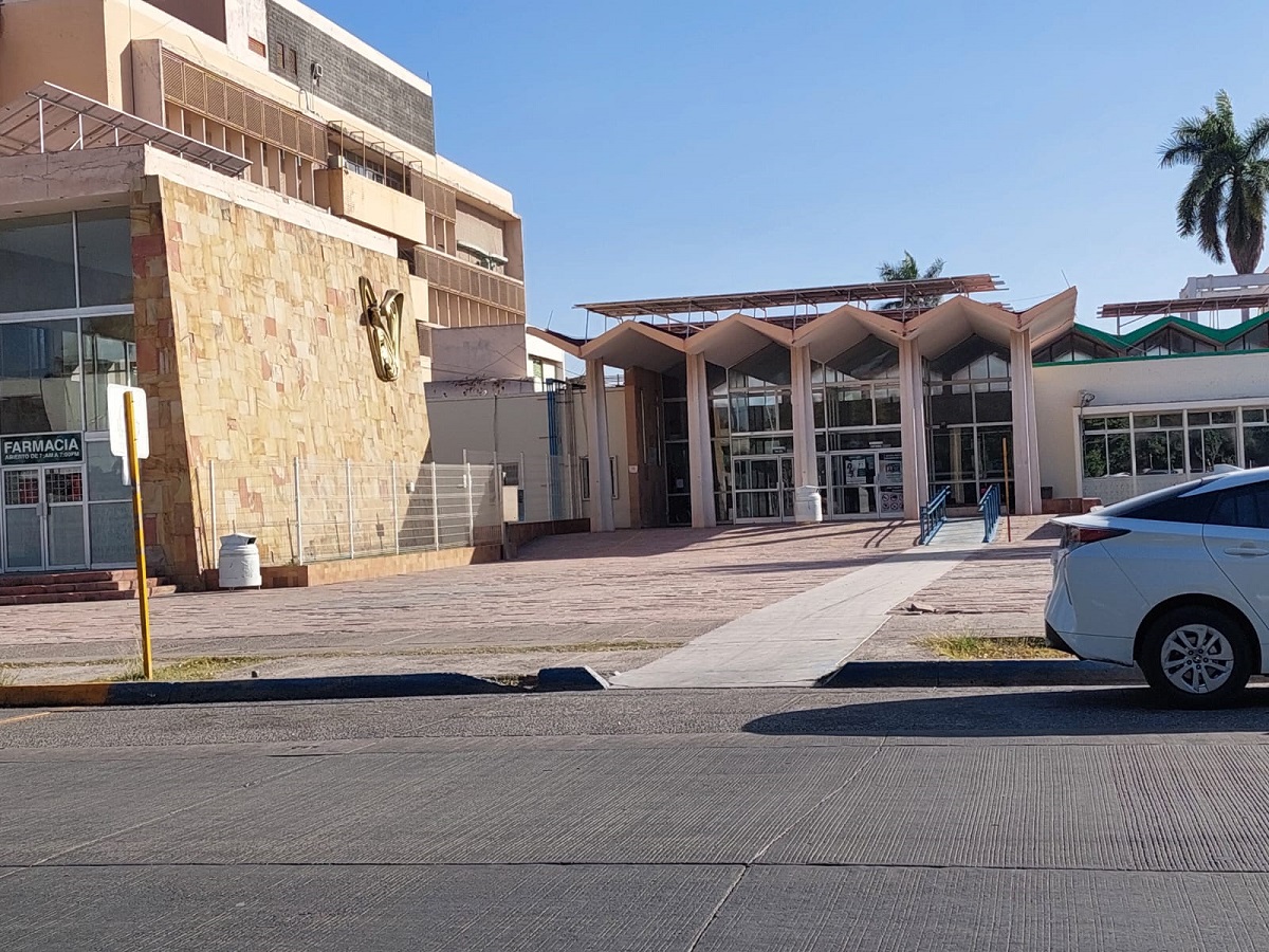 Responde directora del IMSS Ginecopediátrico de Los Mochis ante la manifestación por negligencia médica