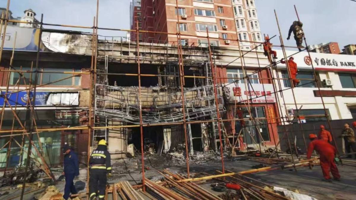 Tragedia en China: Incendio en restaurante cobra la vida de 22 personas
