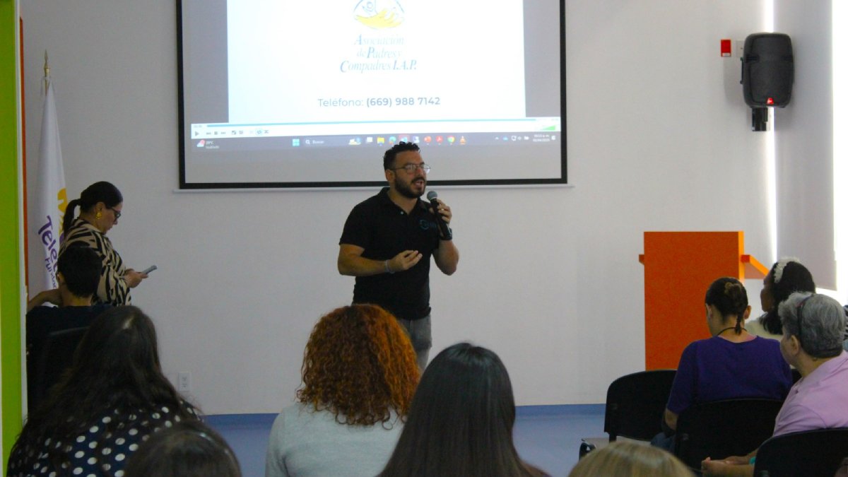 Realizan jornada informativa en CRIT Mazatlán brindando apoyo a familias con diagnóstico de autismo en sus hijos