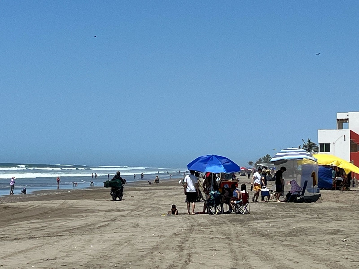 Confía alcaldesa lograr saldo blanco esta Semana Santa; instalan comando de incidencias en playa Las Glorias