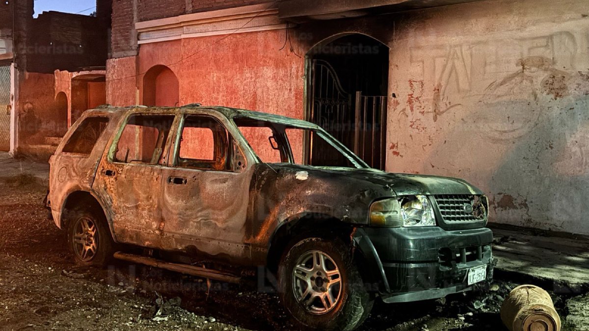 Le prenden fuego a una camioneta y se quema la fachada de una casa, al sur de Culiacán