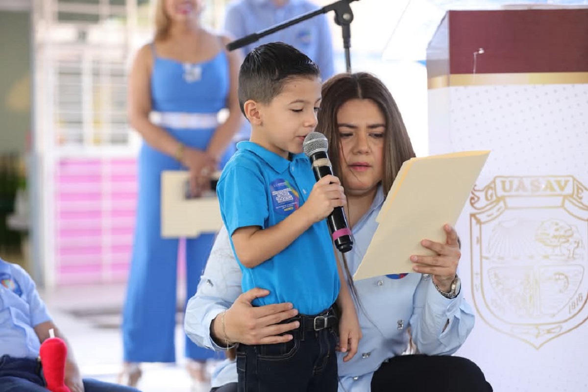 Leonel aprendió a leer a los 3 años, autodidacta; comparte mensaje del autismo, en Guasave