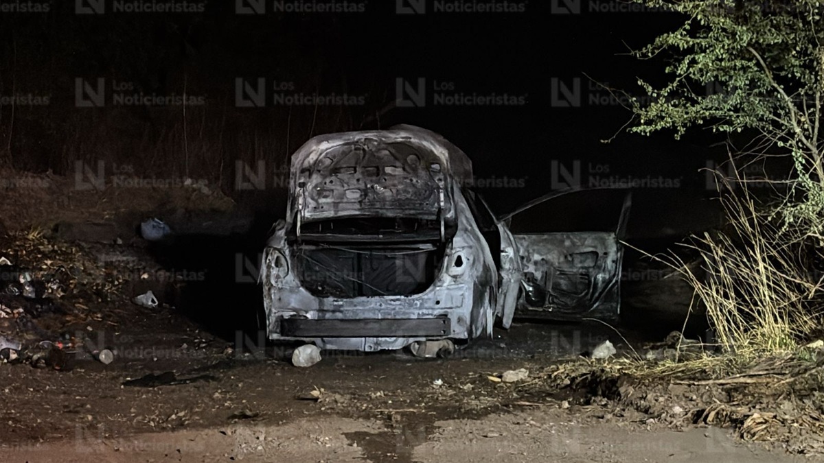 ¡Estaba en la cajuela! Queman carro con una persona adentro a lado del Congreso, en Culiacán