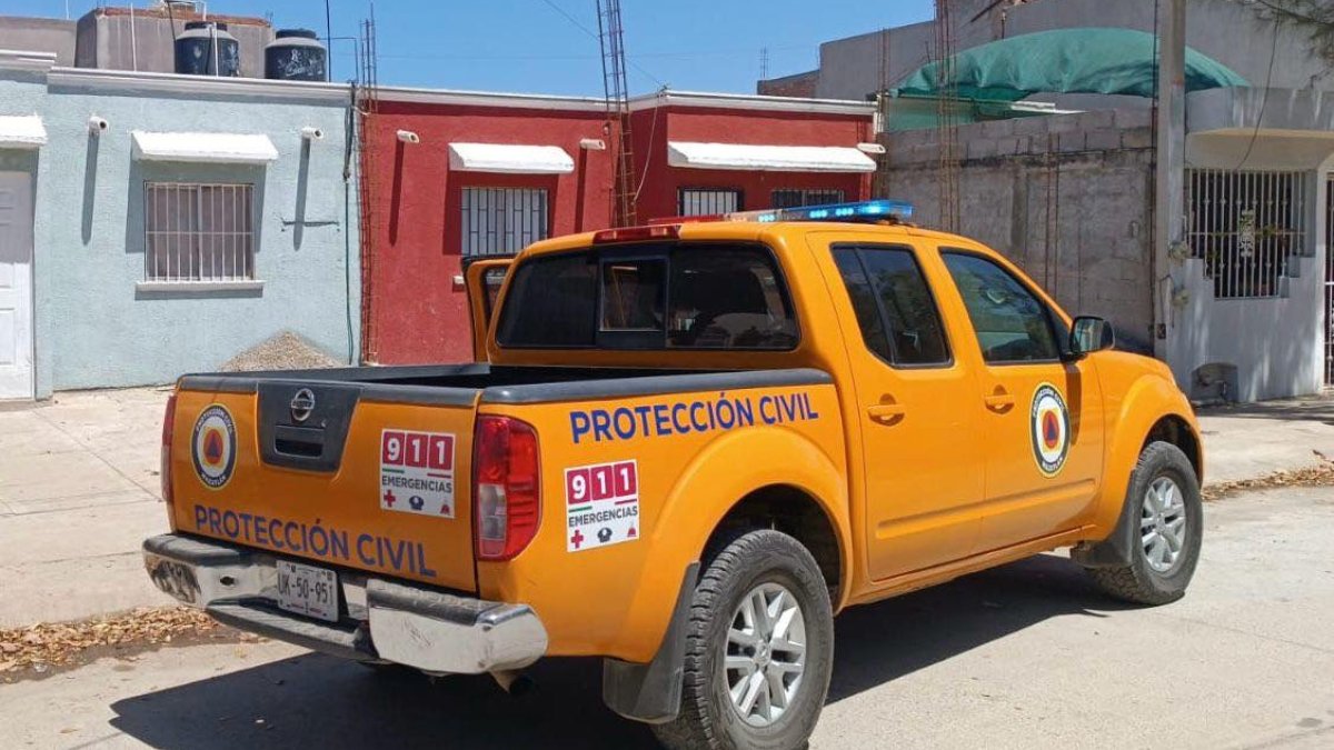 ¡Madre e hijo la libran! Se cayó con bebé en brazos del segundo piso de una vivienda en Mazatlán