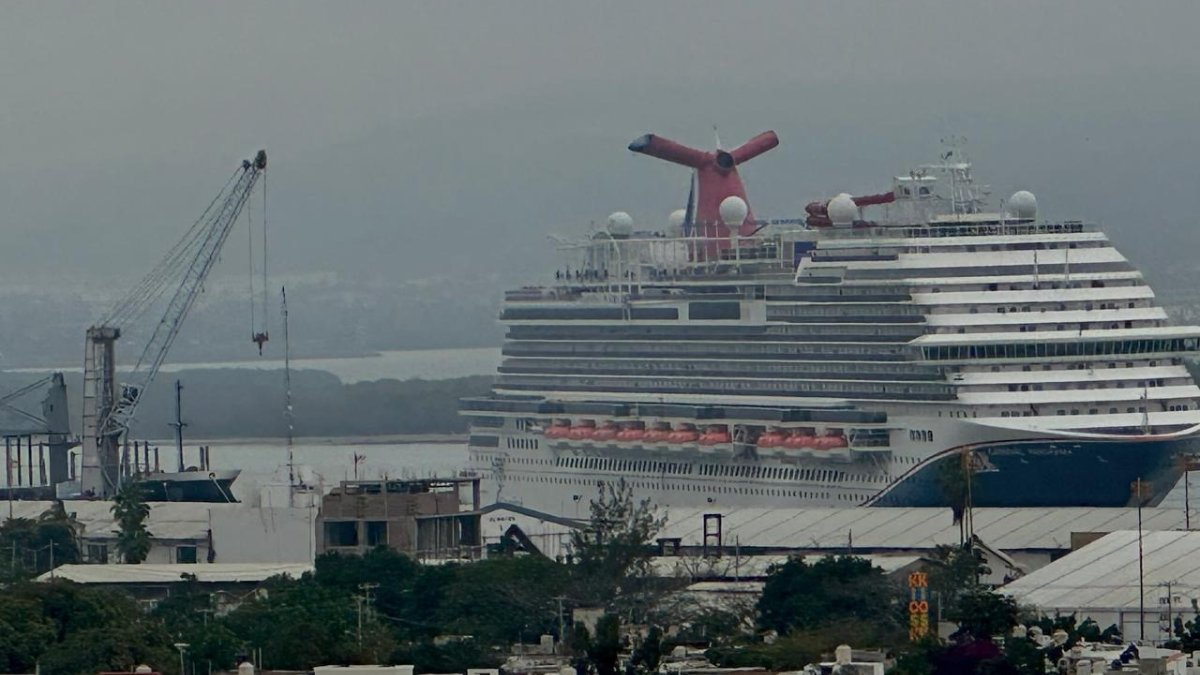 Mazatlán recibe al primer crucero de abril que trajo más de 5 mil visitantes a bordo del Carnival Panorama