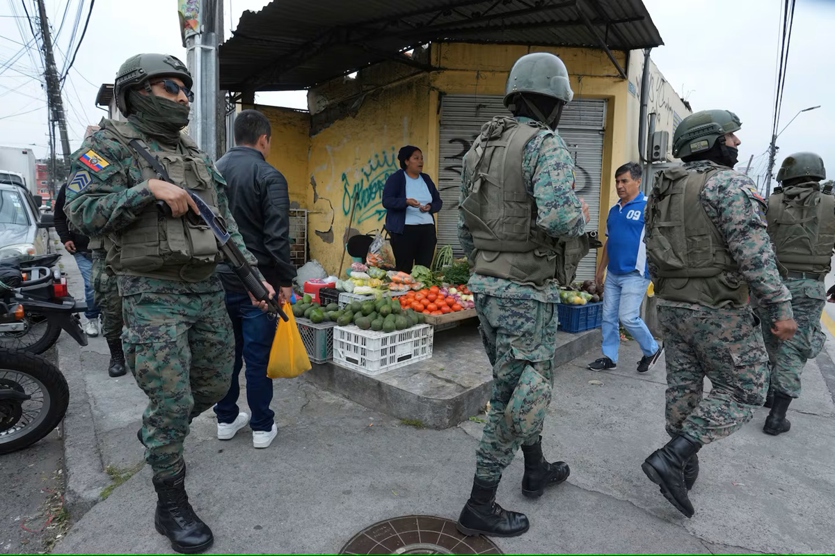 Ecuador alerta la llegada de ‘sicarios desde México’ para ejecutar el magnicidio contra el presidente