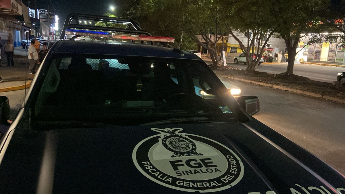 Balean a una mujer por la avenida Revolución en Culiacán y es trasladada a un hospital
