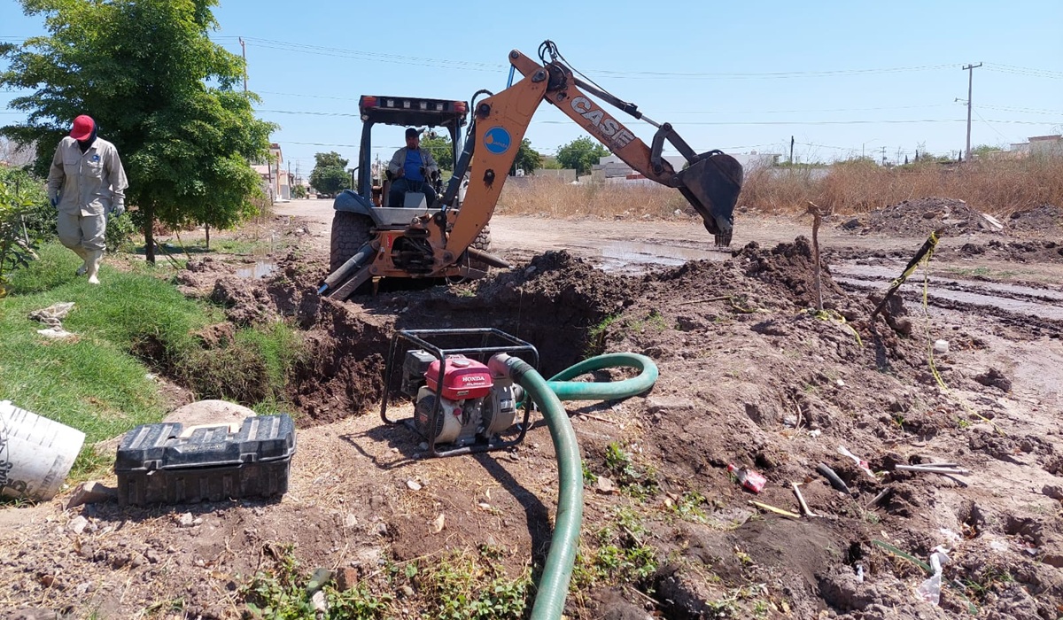 Reparan tubería en Guamúchil y se restablece el servicio de agua potable en 16 colonias