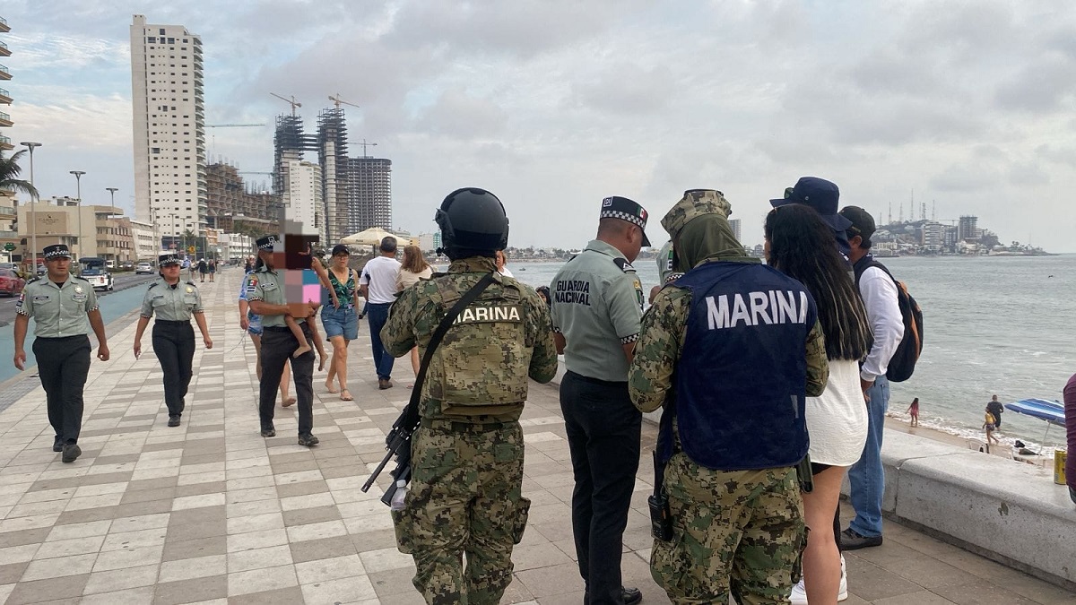 Realizan tres intervenciones de auxilio durante estrategia de prevención en playas de Mazatlán