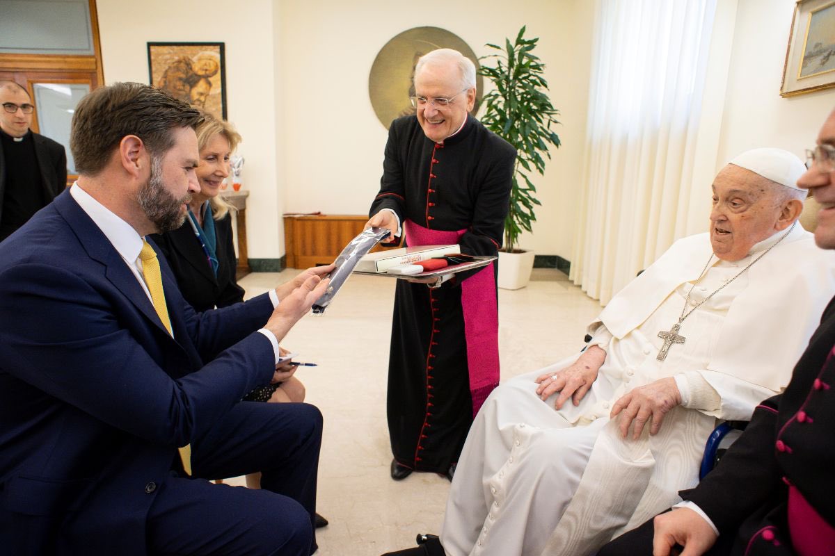 Vicepresidente de EU JD Vance se reúne con el papa Francisco, este Domingo de Resurrección