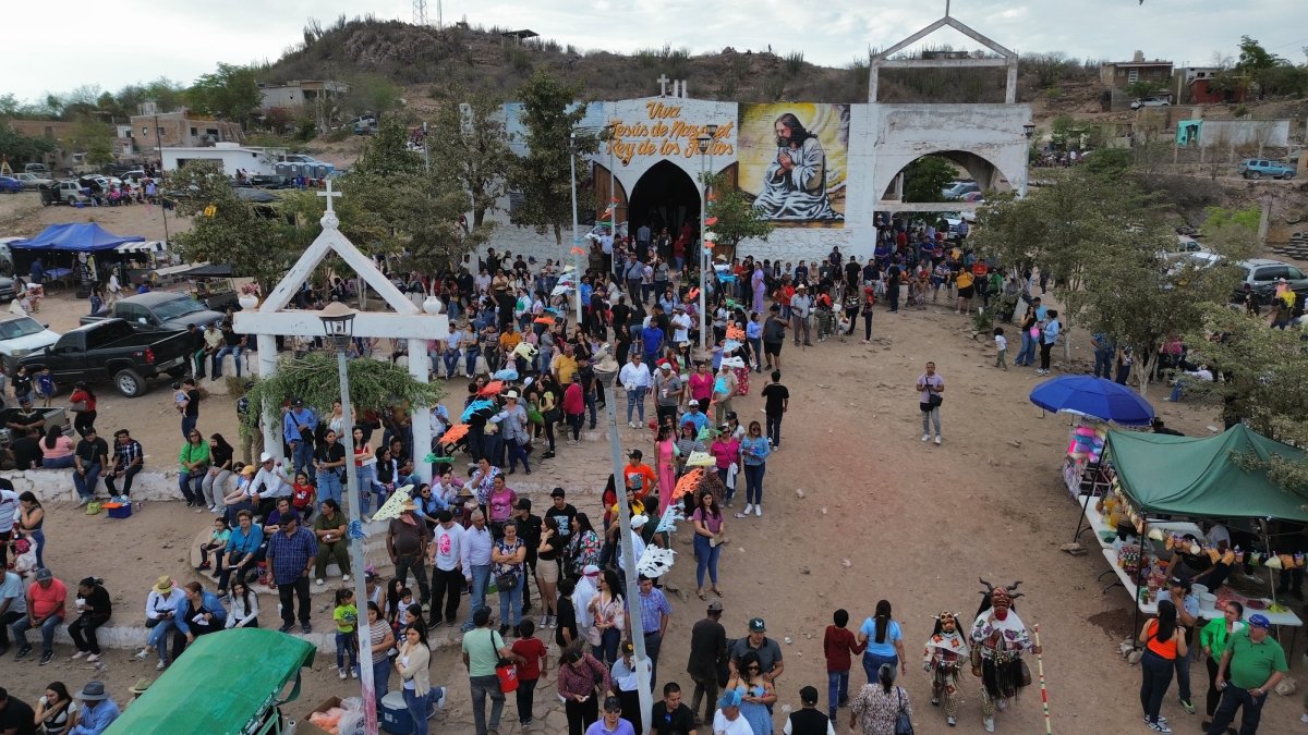 Centro ceremonial de San Miguel Zapotitlán vive su tradición de Viernes Santo; alcalde supervisa el orden y hay saldo blanco