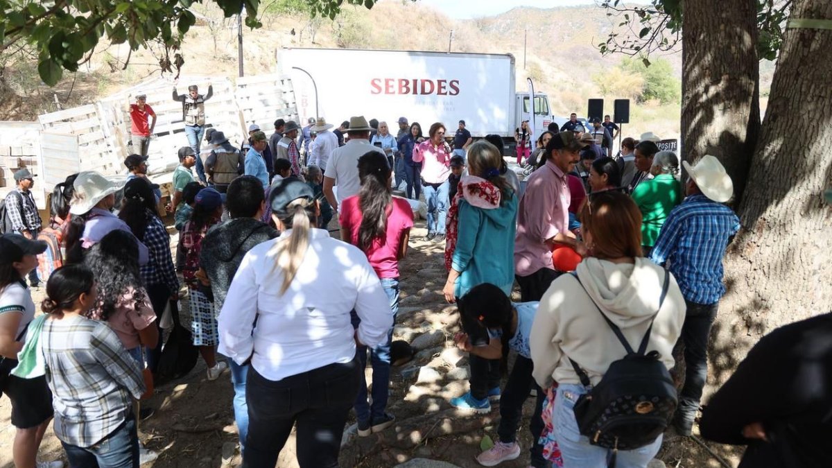Sebides lleva apoyo para personas desplazadas de comunidades serranas de Choix