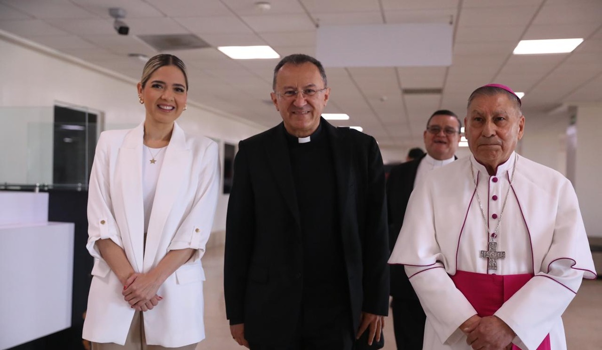 Monseñor Joseph Spiteri llega a Mazatlán para celebrar Eucaristía en la Catedral este jueves