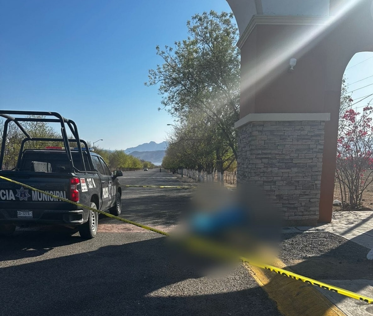 Ejecutados a balazos localizan a dos hombres en la entrada del arco de Choix