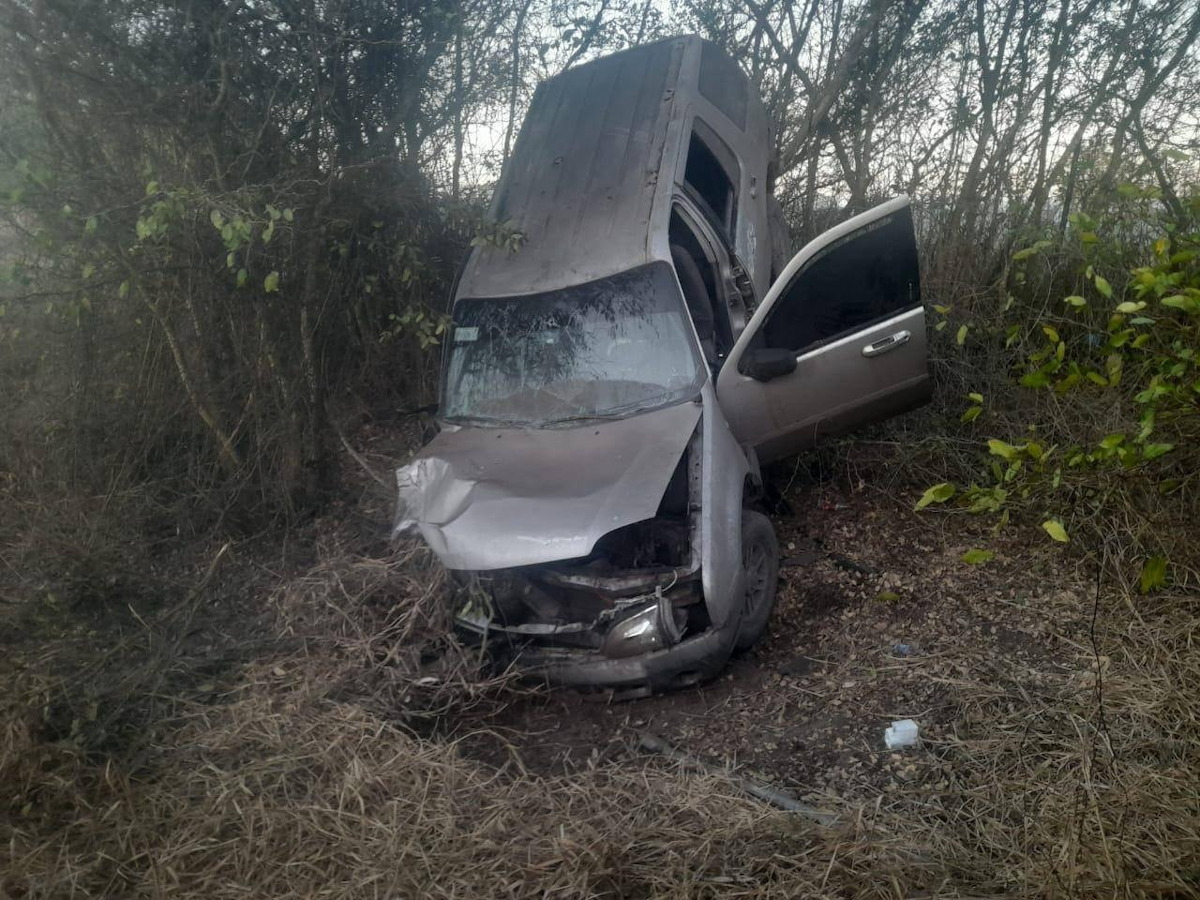 Fuerte accidente deja a una mujer sin vida y dos lesionados en la carretera Escuinapa-Teacapán