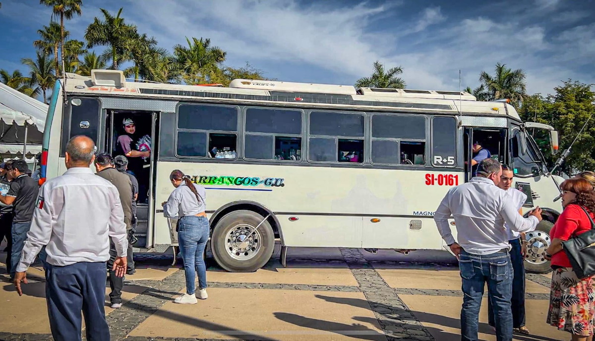 ¡Llegaron en un Barrancos! Con más de 12 mil litros, Unidad de Vialidad se suma al Aquatón