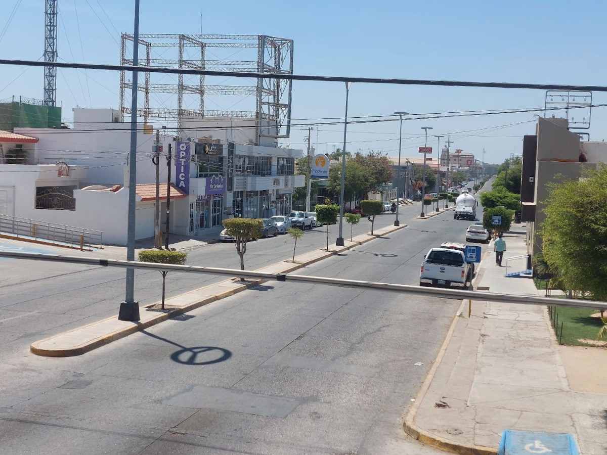 Cierran comercios en Guamúchil por balaceras; sobrevuelan helicópteros