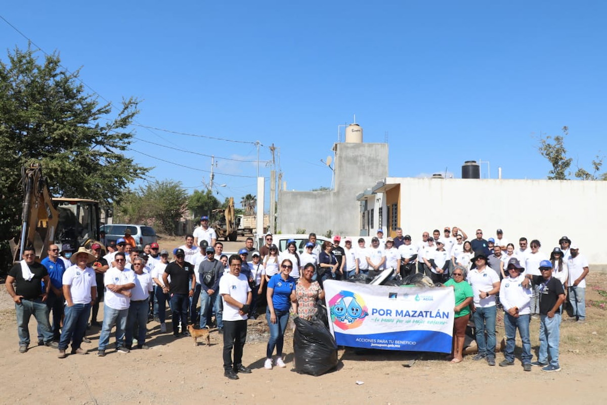 Lleva Jumapam la limpieza a la colonia Loma Bonita y recogen 66 metros cúbicos de desechos