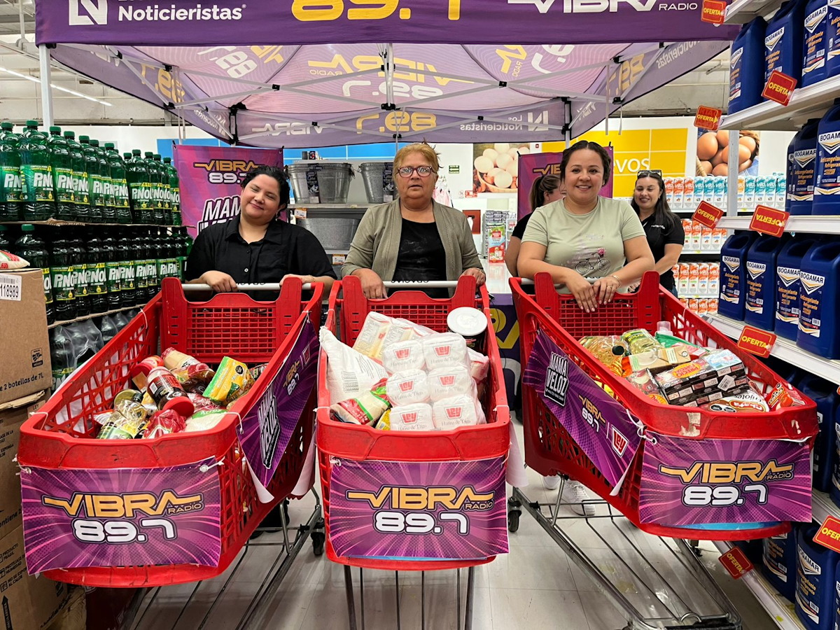 ¡Más rápidas que un rayo! Las ganadoras de Mamá Veloz de Vibra Radio Guasave arrasan con la despensa