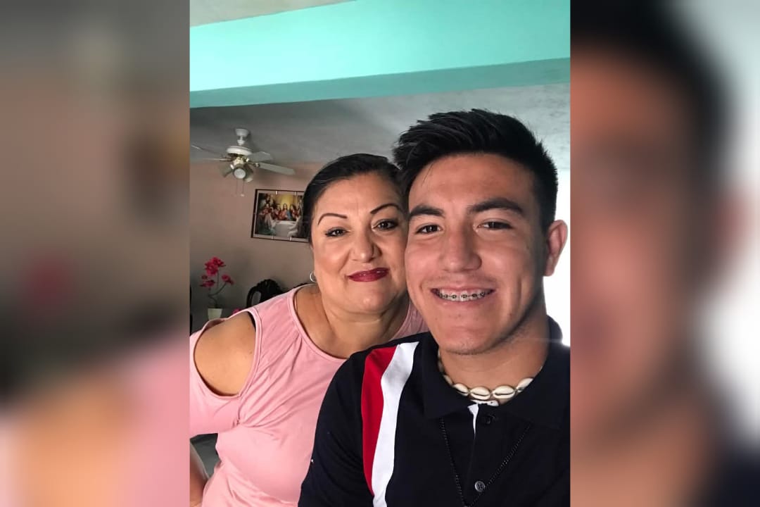 Osvaldo solicita el apoyo para su mamá Daniela Leyva, a quien le detectaron un tumor en la cara