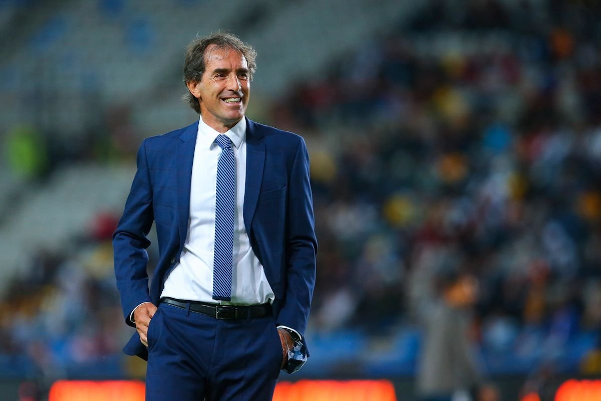 Pachuca informa la salida de Guillermo Almada como DT