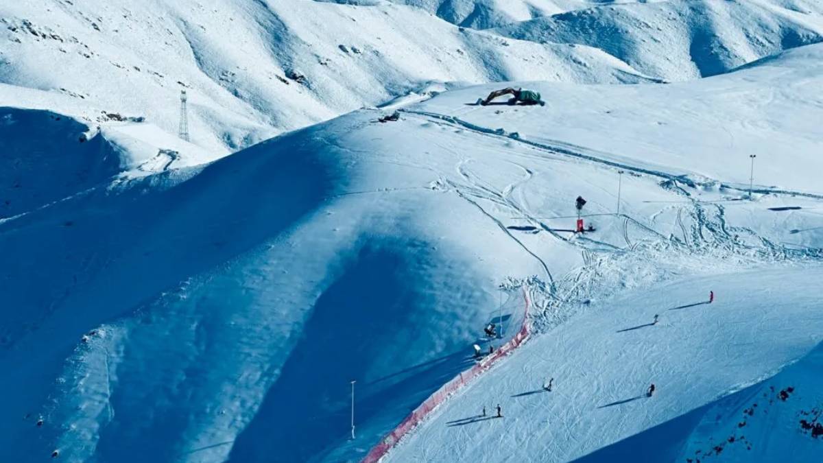 Cinco esquiadores pierden la vida en los Alpes suizos tras posible avalancha