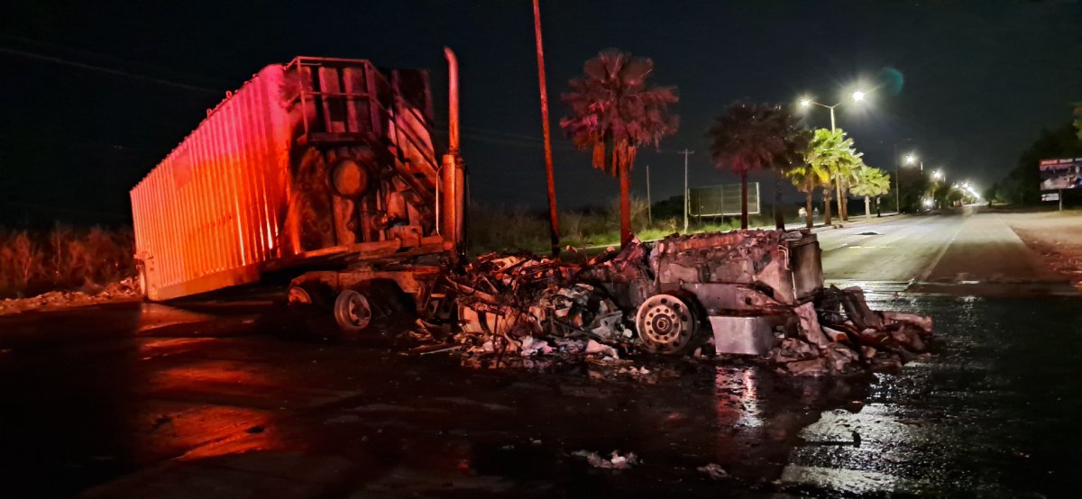 Accesos a Los Mochis fueron bloqueados por sujetos armados