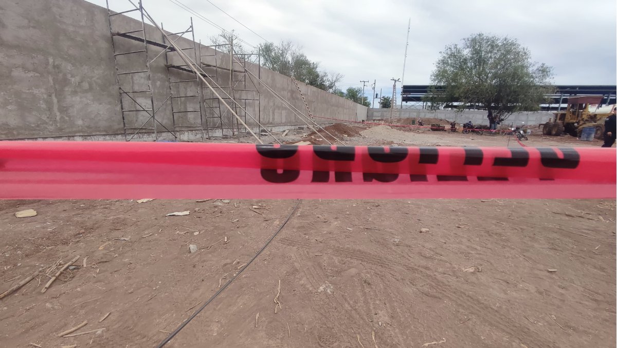 Albañil pierde la vida luego de caer de un andamio de 3 metros de altura en una obra en construcción en Los Mochis