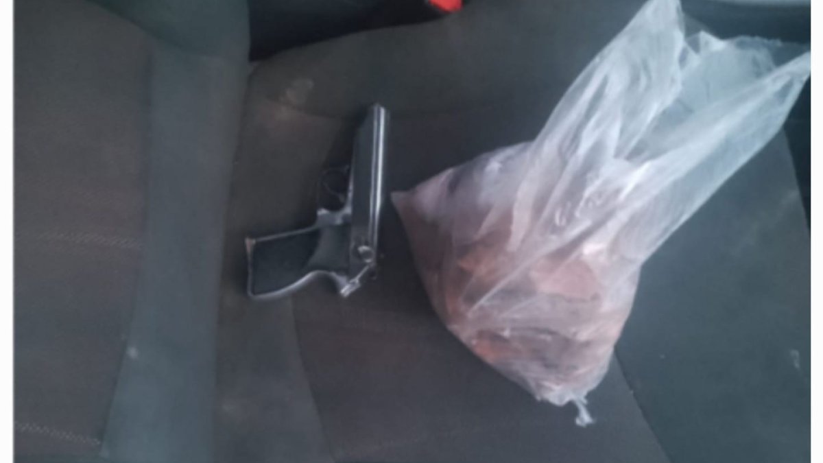 Militares rescatan a persona “levantada” en Navolato; aseguran arma, drogas y un carro