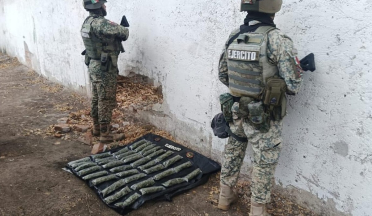 Aseguran marihuana y motocicleta en operativos en Guamúchil