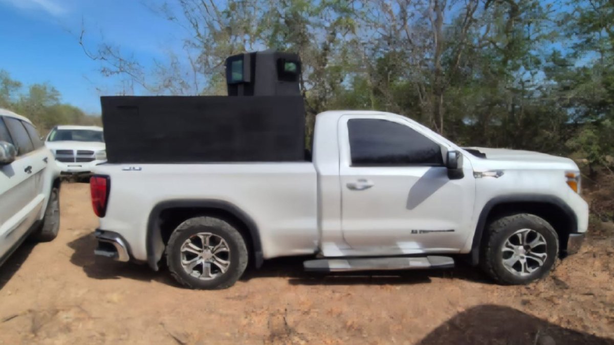 ¡Hay artillados y blindados! Aseguran ocho vehículos, arma larga y cartuchos en Culiacán