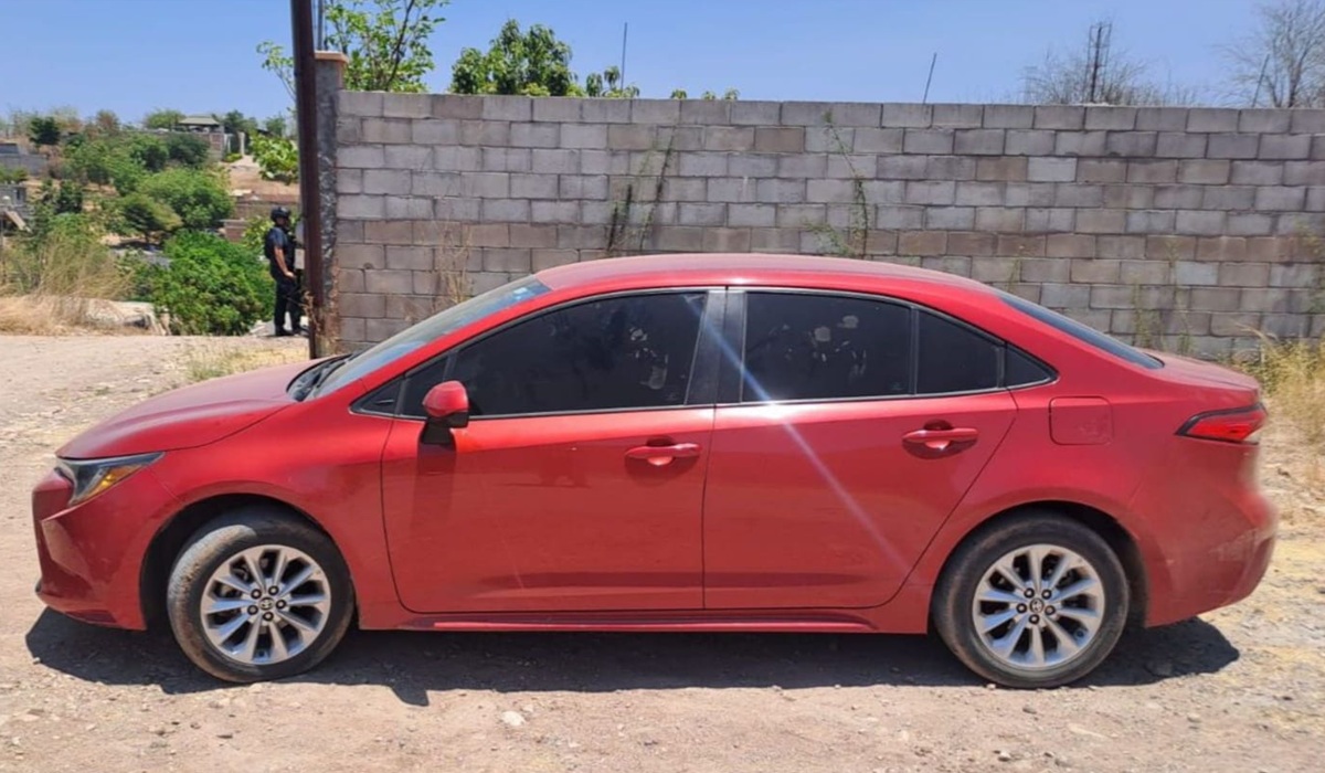 Estaba mal estacionado; aseguran un Corolla con reporte de robo, en Culiacán