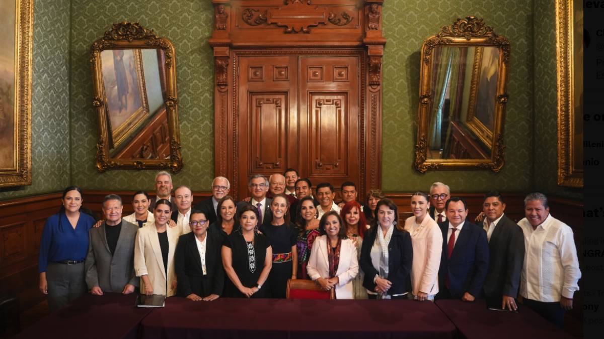 Asiste Rocha Moya a reunión nacional encabezada por la presidenta Claudia Sheinbaum