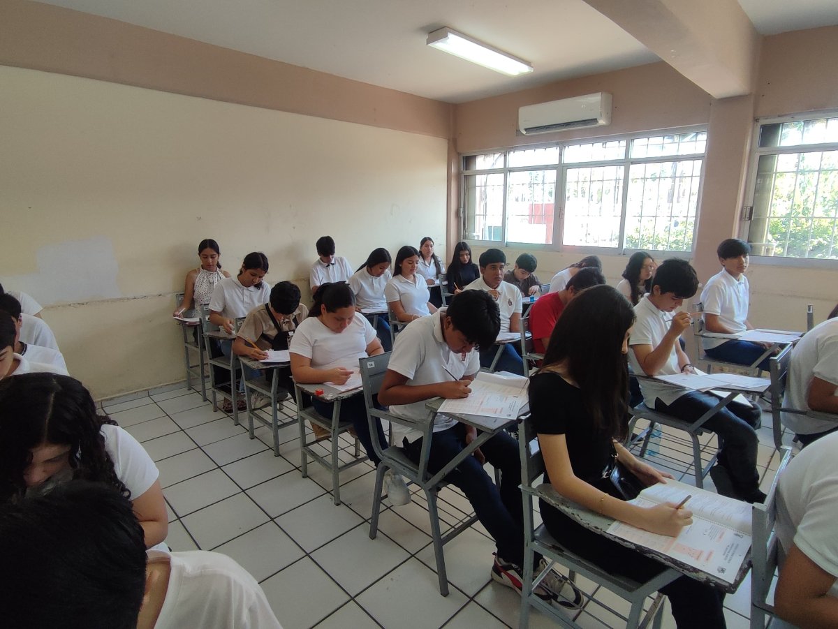 Más de 9 mil 300 aspirantes presentan su Examen de Admisión en la UAS en toda la zona sur