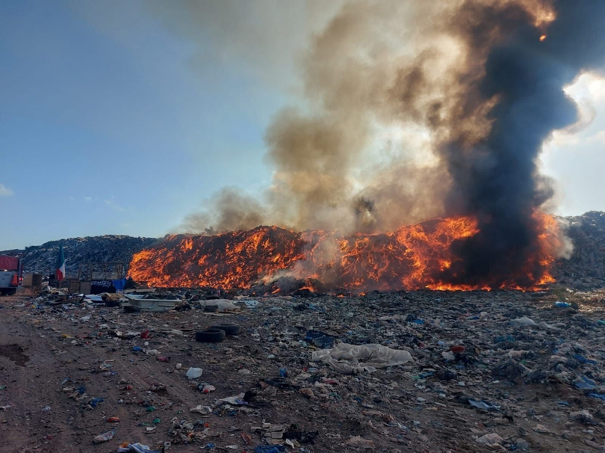 Se registra fuerte incendio en el basurón municipal de Mazatlán